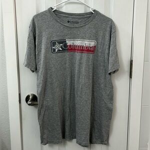 Columbia Men's Gray and Red Short Sleeve Tee